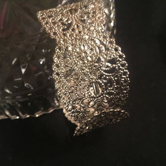 Lacy Silvertone Bangle Bracelet - Picture 1 of 5